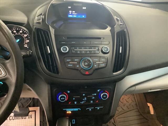 2018 Ford Escape in Chicago, IL 60659 - 2336946 17