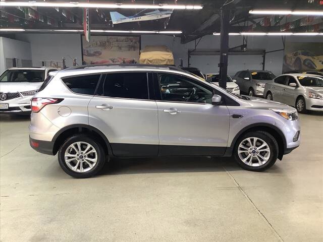 2018 Ford Escape in Chicago, IL 60659 - 2336946 6