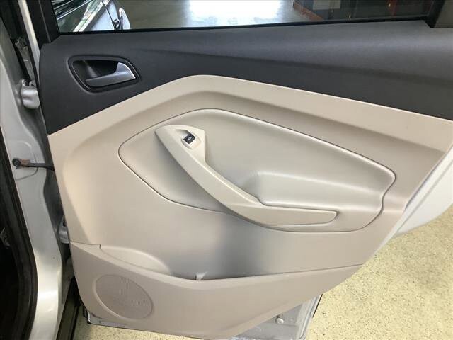 2018 Ford Escape in Chicago, IL 60659 - 2336946 21