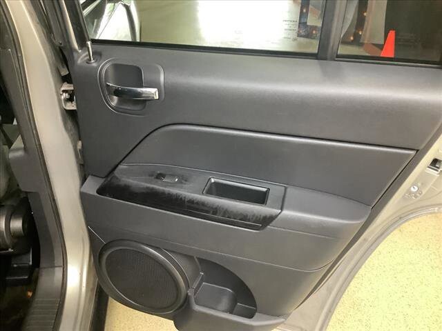 2016 Jeep Compass in Chicago, IL 60659 - 2336947 18