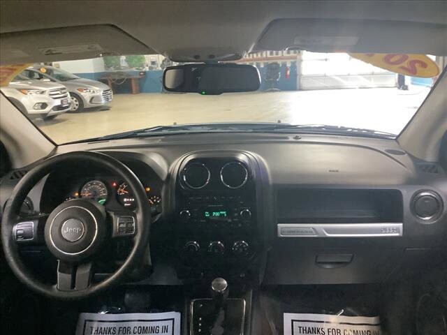 2016 Jeep Compass in Chicago, IL 60659 - 2336947 19