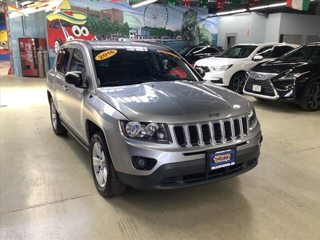 2016 Jeep Compass in Chicago, IL 60659 - 2336947 7
