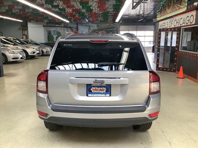 2016 Jeep Compass in Chicago, IL 60659 - 2336947 4