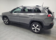 2020 Jeep Cherokee in Indianapolis, IN 46219 - 2338173 3