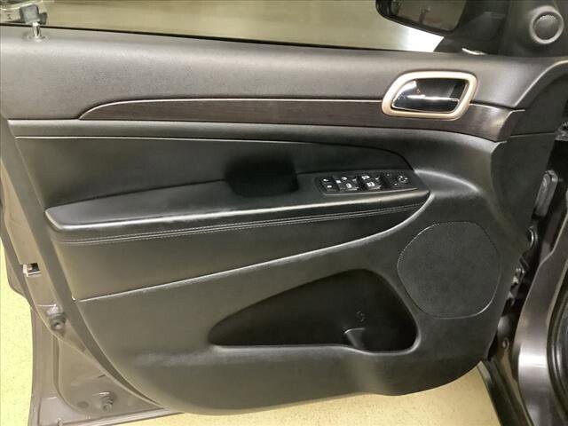 2014 Jeep Grand Cherokee in Chicago, IL 60659 - 2338241 9