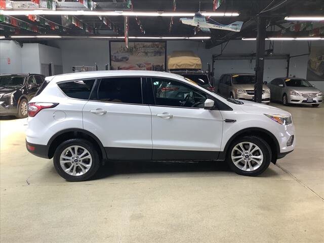 2017 Ford Escape in Chicago, IL 60659 - 2338242 6