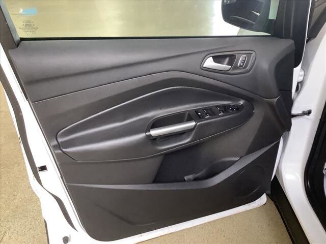 2017 Ford Escape in Chicago, IL 60659 - 2338242 9