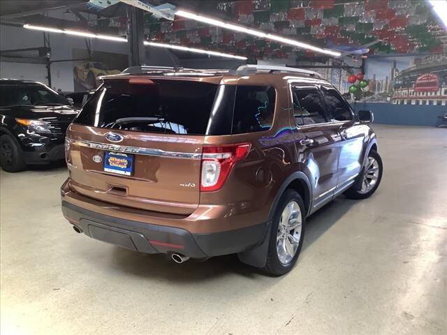 2011 Ford Explorer in Chicago, IL 60659 - 2339358 5