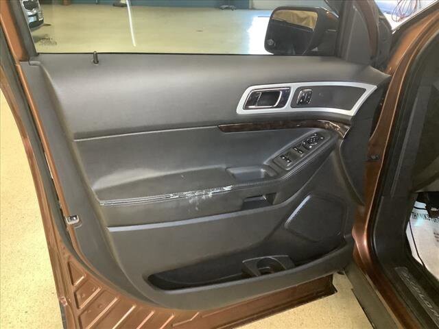 2011 Ford Explorer in Chicago, IL 60659 - 2339358 9