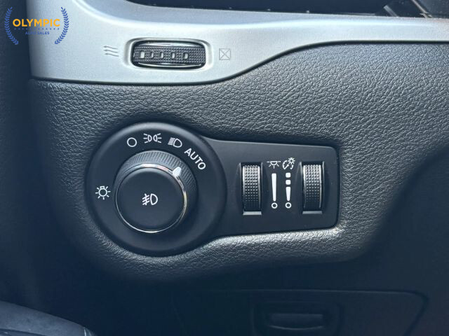 2014 Jeep Cherokee in Decatur, GA 30032 - 2341131 33