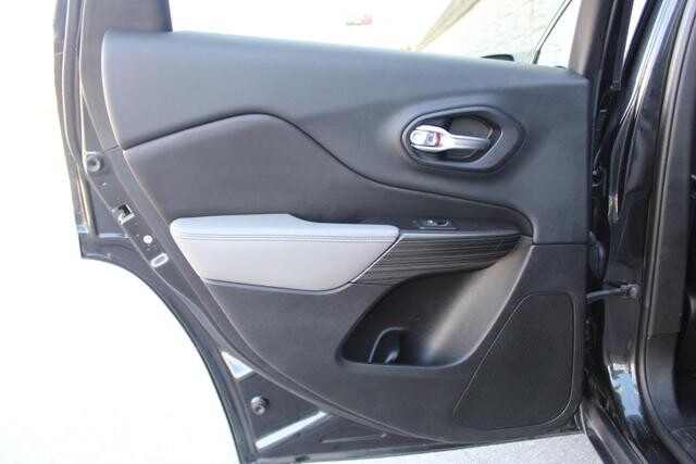 2014 Jeep Cherokee in Decatur, GA 30032 - 2341131 79