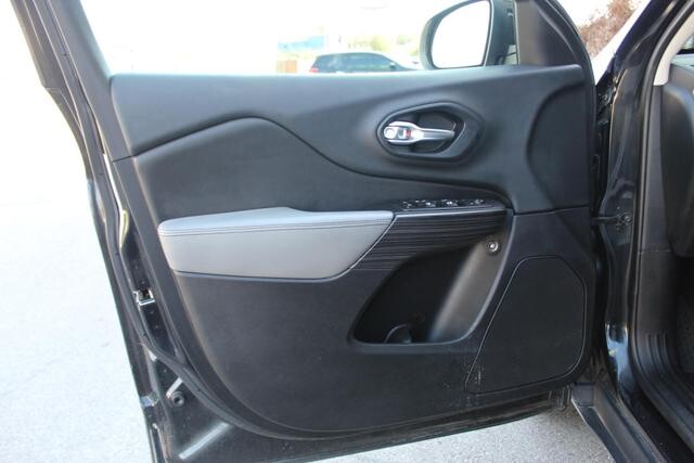 2014 Jeep Cherokee in Decatur, GA 30032 - 2341131 77