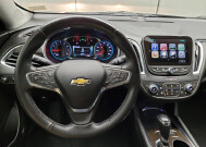 2018 Chevrolet Malibu in Eastpointe, MI 48021 - 2341348 22