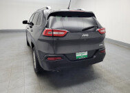 2016 Jeep Cherokee in Des Moines, IA 50310 - 2341356 5
