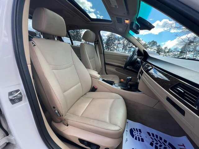 2010 BMW 328i xDrive in Hickory, NC 28602-5144 - 2341371 29