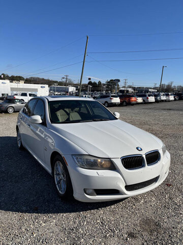 2010 BMW 328i xDrive in Hickory, NC 28602-5144 - 2341371 3