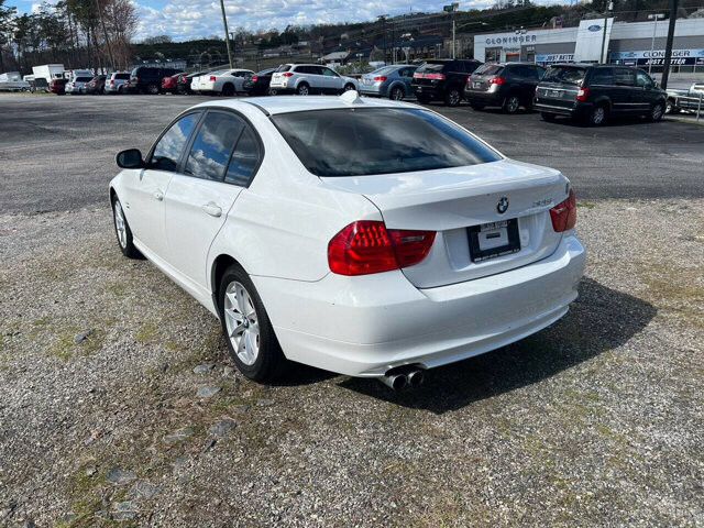 2010 BMW 328i xDrive in Hickory, NC 28602-5144 - 2341371 13