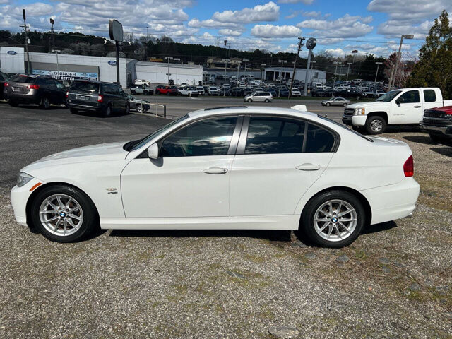 2010 BMW 328i xDrive in Hickory, NC 28602-5144 - 2341371 12