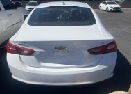 2017 Chevrolet Malibu in Phoenix, AZ 85022 - 2341395 5