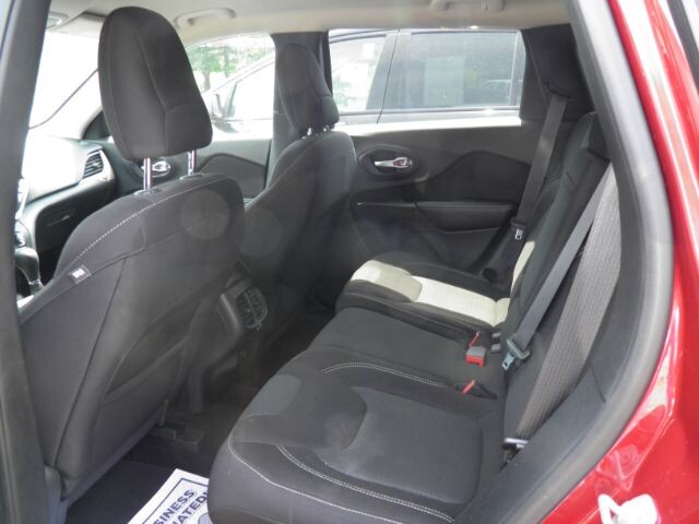 2015 Jeep Cherokee in Barton, MD 21521 - 2341423 4