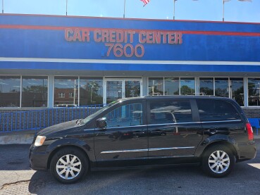 2014 Chrysler Town & Country in Chicago, IL 60620