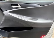 2014 Hyundai Sonata in Conyers, GA 30094 - 2343305 17