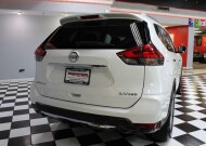 2017 Nissan Rogue in Lombard, IL 60148 - 2343357 7