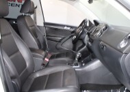 2017 Volkswagen Tiguan in Lombard, IL 60148 - 2343941 35