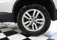2017 Volkswagen Tiguan in Lombard, IL 60148 - 2343941 44