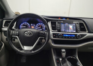 2019 Toyota Highlander in Plano, TX 75074 - 2344257 22