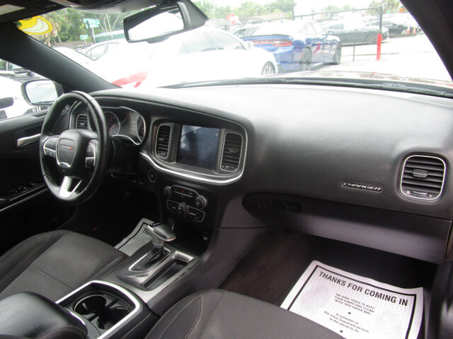2017 Dodge Charger in Tampa, FL 33604-6914 - 2344594 39