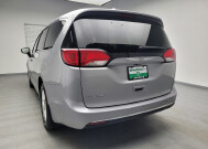 2017 Chrysler Pacifica in Taylor, MI 48180 - 2347259 6