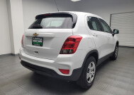 2018 Chevrolet Trax in Temple Hills, MD 20746 - 2347646 9