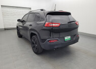 2017 Jeep Cherokee in Clearwater, FL 33764 - 2347952 5