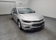 2018 Chevrolet Malibu in Maple Heights, OH 44137 - 2348569 13