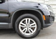 2016 Volkswagen Tiguan in Decatur, GA 30032 - 2348848 11