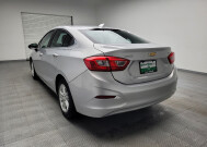 2017 Chevrolet Cruze in Temple Hills, MD 20746 - 2349502 5