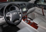 2011 Toyota Highlander in Lombard, IL 60148 - 2349970 12