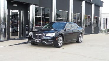 2018 Chrysler 300 in Pasadena, TX 77504