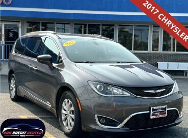 2017 Chrysler Pacifica in Chicago, IL 60620