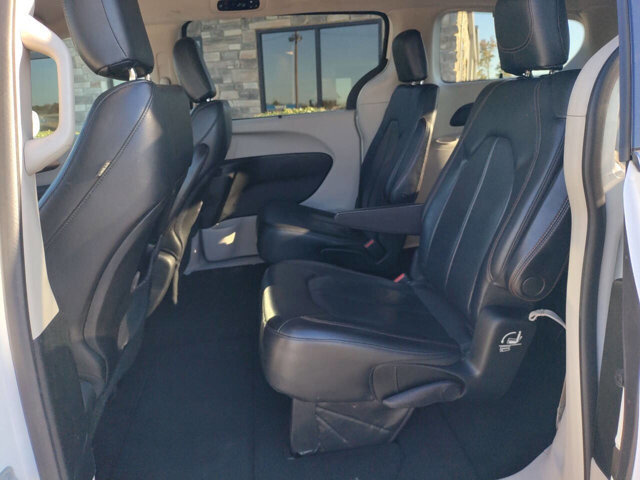 2018 Chrysler Pacifica in North Little Rock, AR 72117-1620 - 2363757 7