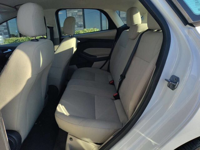 2018 Ford Focus in North Little Rock, AR 72117-1620 - 2363763 12