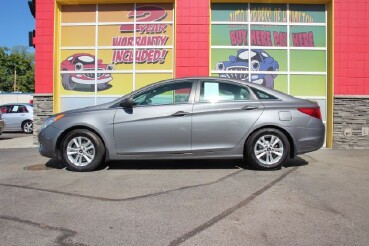 2013 Hyundai Sonata in Hamilton, OH 45015