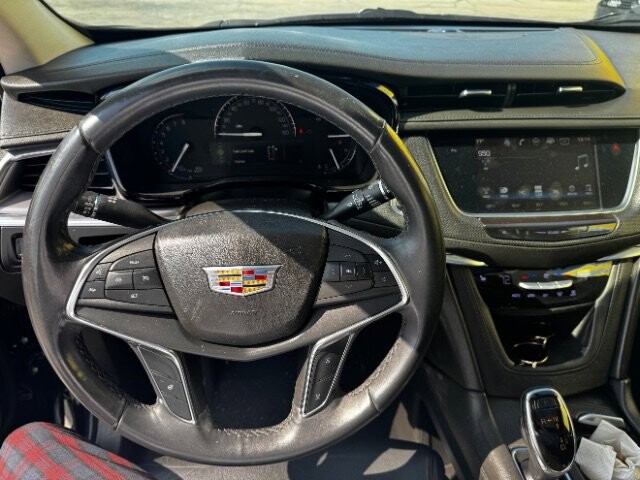 2018 Cadillac XT5 in Indianapolis, IN 46222-4002 - 2368290 13