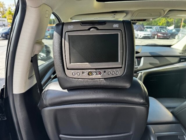 2018 Cadillac XT5 in Indianapolis, IN 46222-4002 - 2368290 9