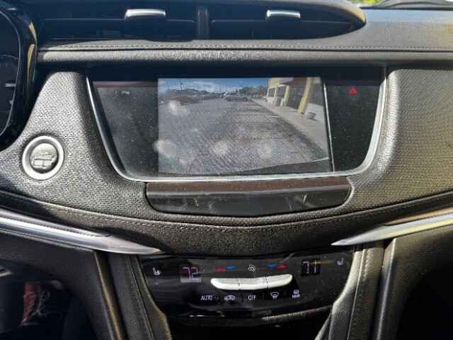 2018 Cadillac XT5 in Indianapolis, IN 46222-4002 - 2368290 14