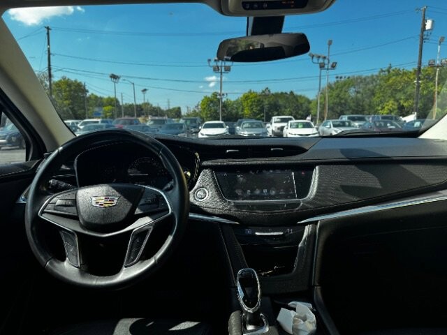 2018 Cadillac XT5 in Indianapolis, IN 46222-4002 - 2368290 8