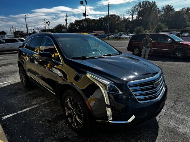 2018 Cadillac XT5 in Indianapolis, IN 46222-4002 - 2368290 3