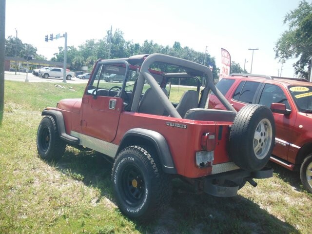 1988 Jeep Wrangler in Holiday, FL 34690 - 2370031 3