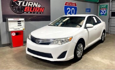 2014 Toyota Camry in Conyers, GA 30094